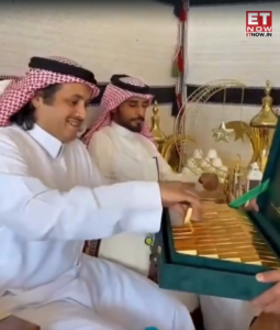 ಮದುವೆಗೆ ಬಂದ ಅತಿಥಿಗೆ 24 ಕ್ಯಾರೆಟ್ ಚಿನ್ನದ ಬಿಸ್ಕೆಟ್ ನೀಡಿದ ವಧು ಮನೆಯವರು.